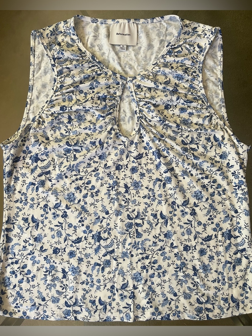 Reformation Jayden Jersey Knit White and Blue Floral Keyhole Sleeveless Top
